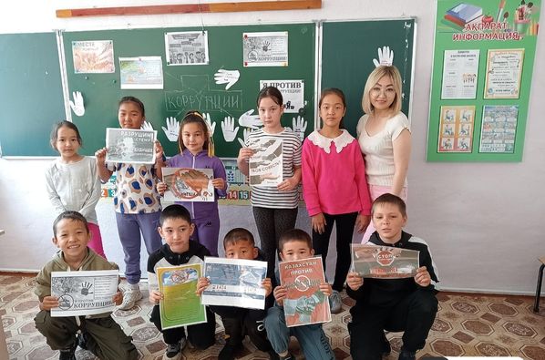 Сельский библиотекарь Войцеховская И.В для детей пришкольной площадки провела информационный час на тему: 