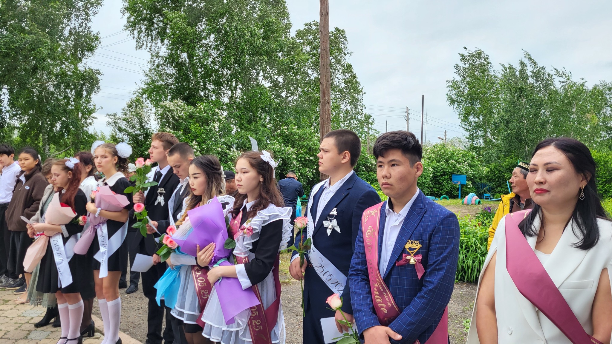 23 мамыр 11 сынып түлектері үшін &quot;Мектебім, саған мың алғыс!&quot; салтанатты іс-шара өткізілді. 